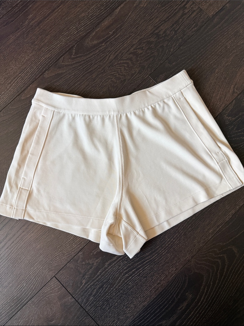 Lululemon Softreme Pique Mid-rise Short in Light Ivory
